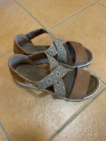 Dámské letní sandály Baťa - vel. 38 - 2