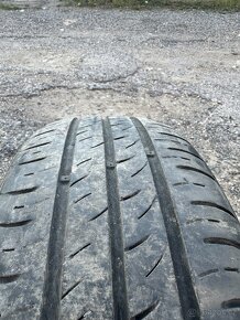 Pneu kumho 185/60/15 - 2