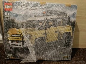 LEGO® Technic 42110 Land Rover Defender - 2