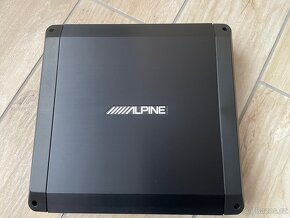 Alpine subwoofer zesilovac - 2