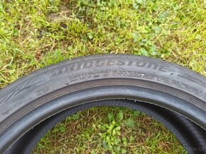 Letní pneu 235/40 R19 - 2