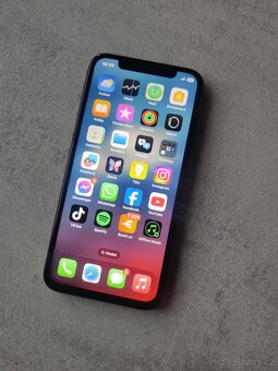 Apple iPhone XS 64GB - 2