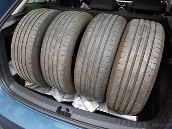 Prodám 4ks pneu Goodyear 205/55 r16 - 2