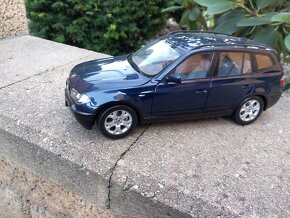 1:18 bmw X3 - 2