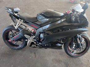 Yamaha R6 - 2