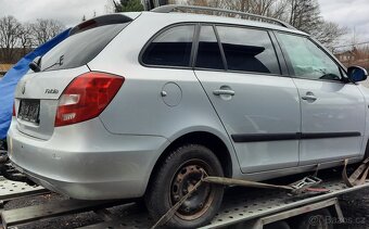 nd ze škoda fabia 2, 1.2.HTP 44kW, stříbrná,zelená,červená - 2