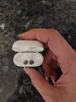 Dobíjecí krabička na sluchátka Apple AirPods 2 - originál - 2