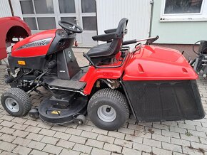 Zahradni traktor  sekačka wisconsin w3235 - 2