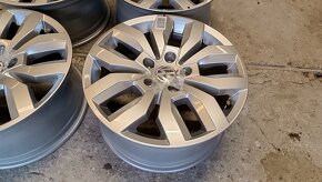 5x120 R17 ALU disky pekné Volkswagen - 2