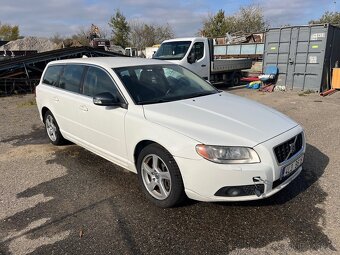 Volvo V70 III 2.4 D5 - náhradní díly - 2