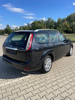 Ford Focus Ghia 1.6 74kw 1. MAJITEL - 2