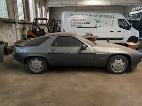 Porsche 928 S2 - 2