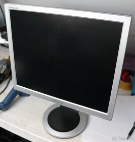 Monitor Samsung SyncMaster 19" - 2