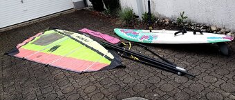 Windsurfingový komplet Carbon. 170 litrů. Oplachtění 6,6. - 2