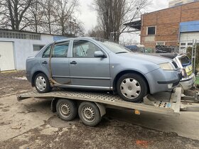 Škoda Fabia 1 sedan prodám přední světla tel 731328873 - 2