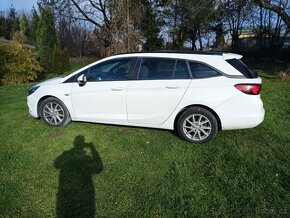 Prodám OPEL ASTRA SPORTS TOURER - 2