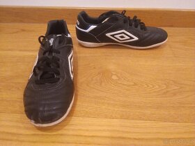 Sálové boty Umbro vel. 40,5 - 2