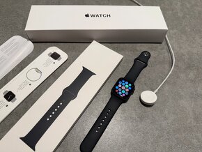 Apple Watch SE (2nd) 40 mm Midnight Aluminium, záruka 3/2025 - 2