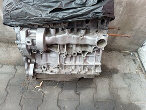 2.5 TDI R5 BPC motor Transporter T5 - 2