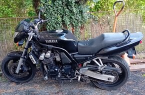 Moto na prodej Yamaha FZS 600 Fazer 69,9 kw  r.v . 2000 - 2