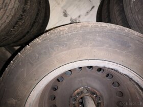 prodám 4 kola vč. disků 195/65 R15 cca 4 mm vzorku - 2