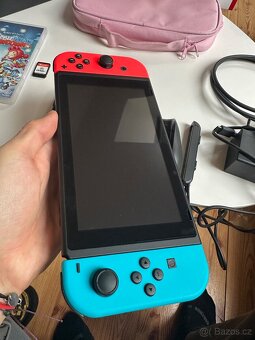 Nintendo switch v2 (TOP STAV) + hry + příslušenství - 2