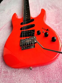 Kramer Striker 600ST Superstrat USA Neon 1985 TOP - 2