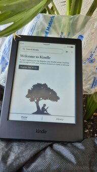 čtečka AMAZON KINDLE 8 + 2 DVD zdarma - 2