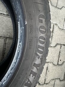 Zimní pneumatiky 205 55 R16 Goodyear - 2