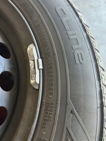 Prodám sadu pneu FORD NOKIAN 215 65 R15 C - 2