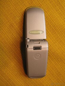 Kryt MOTOROLA V50 V3690  nový - 2