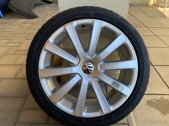 5ks ORIG.ALU 18  OMANYT Z PASSAT 3C vč.PNEU235/40 R18 - 2