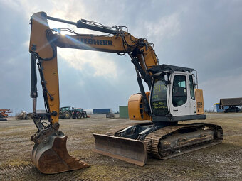 Pásové rýpadlo LIEBHERR R 924 COMPACT LITRONIC,ROK 2013 - 2