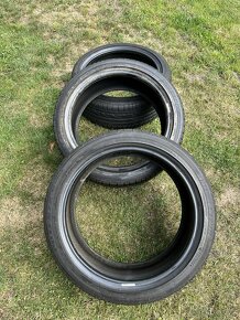 Pneu Bridgestone 205/45 R17 - 2