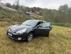 Subaru Outback 4x4 rok 2012 motor 2,5 l Benzin - 2