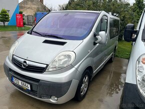 Opel Vivaro 2,5 DCi 8 míst Passenger - 2