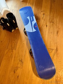 Prodám snowboard + vázání + boty + obal - zdarma - 2