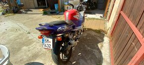 HoNda CBR 600F - 2