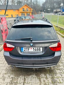 BMW 320D s panoramatickou střechou - 2