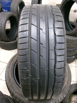 235/45 R19 HANKOOK (2x7 a 2x6mm) č.13856 - 2