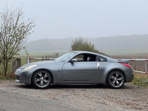 Nissan 350Z Z33 - 2