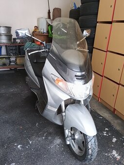 Suzuki Burgman 250 - 2