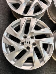 5x114,3 R17 originál alu Honda CRV - 2016 - jako nové - 2