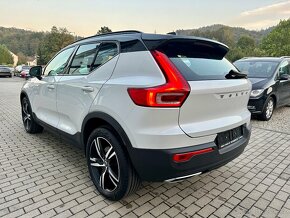 Volvo XC40 R-DESIGN D3 4x4 LED NAVI WEBASTO KAMERA TAŽNÉ - 2