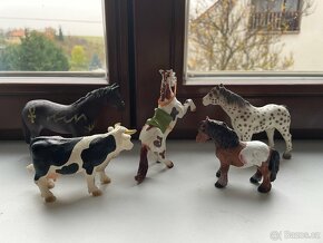 “Schleich” koně a kráva - 2