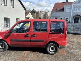 Prodam Fiat Doblo sedačku do kufru pro 7 místnímu verzi - 2