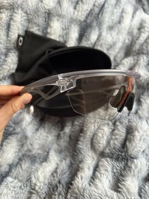 Oakley Sphaera Matte Clear/Clear Photochromic - 2