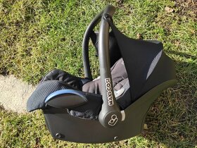 Maxi-Cosi CabrioFix Total Black - 2