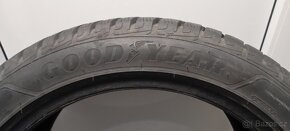 Goodyear UltraGrip 235/45 R18 - 2