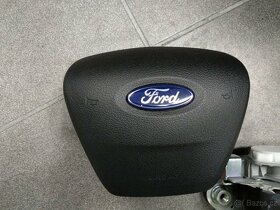 Ford ekosport - palubní deska s airbagy a pásy - 2